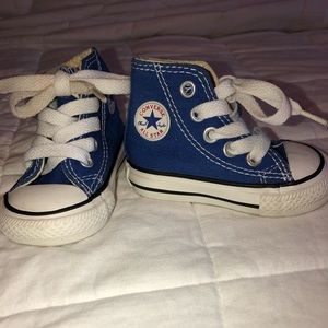 Blue high top converse